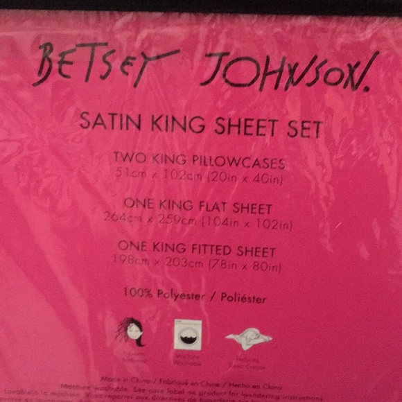 New Betsey Johnson Satin King Sheet Set - Picture 3 of 5
